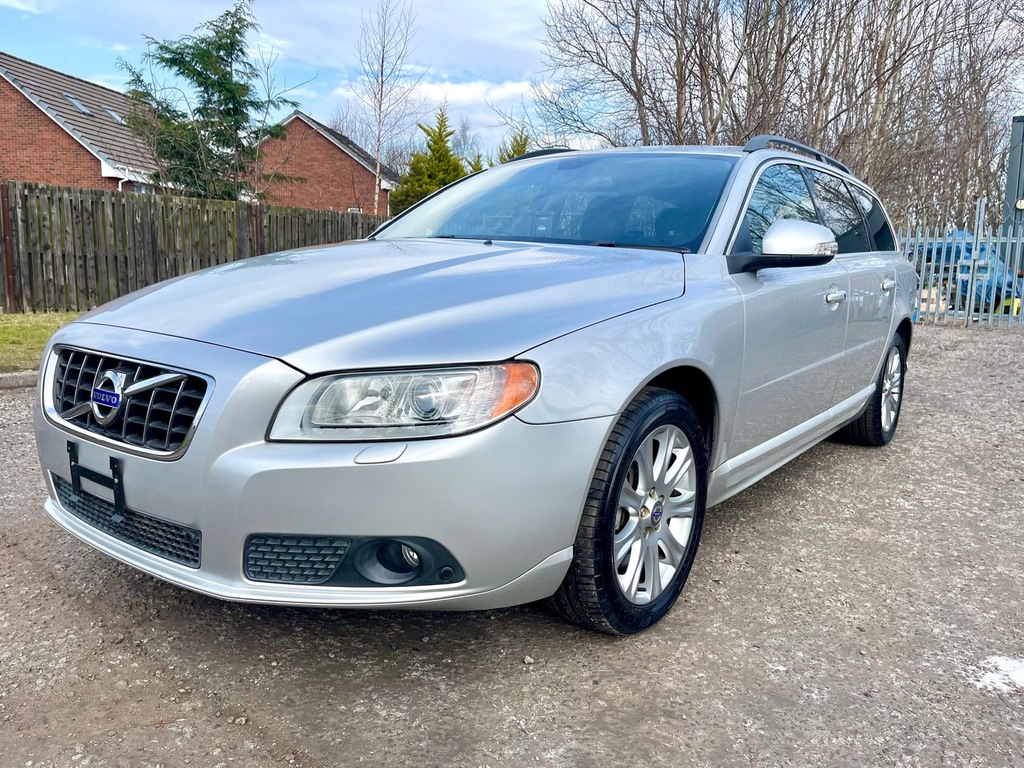 Volvo V70 T 2.5 Le Reverse Camera 4.5 B Grade Low Mil  Silver #3