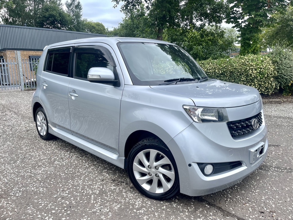 Toyota bB 1.5 Vvt-i Icon White #1
