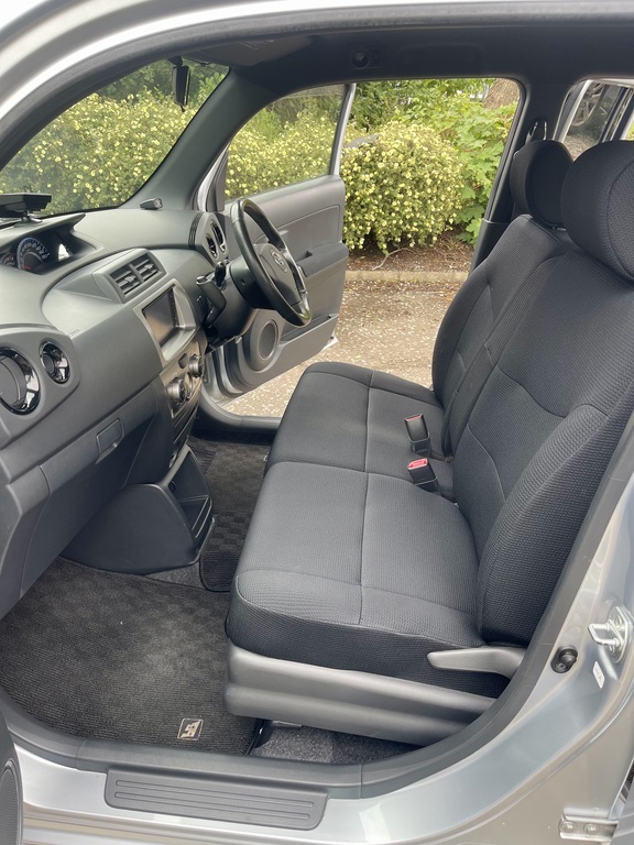 Toyota bB 1.5 Vvt-i Icon White #14