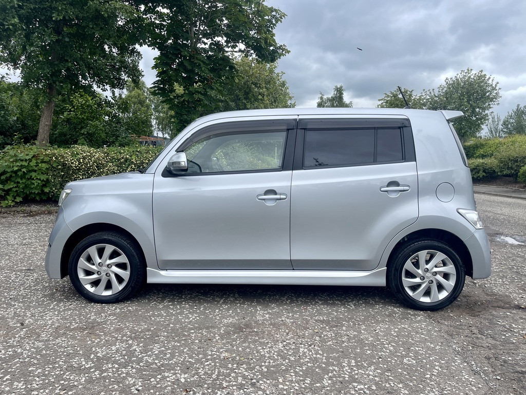 Toyota bB 1.5 Vvt-i Icon White #8