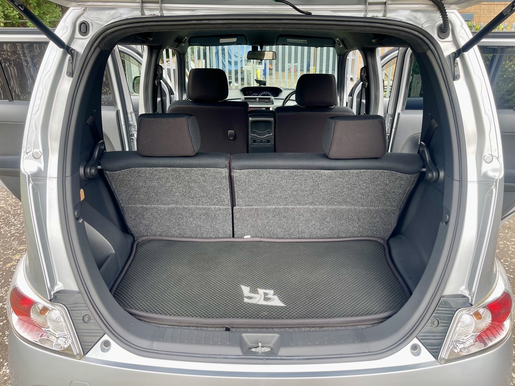 Toyota bB 1.5 Vvt-i Icon White #17
