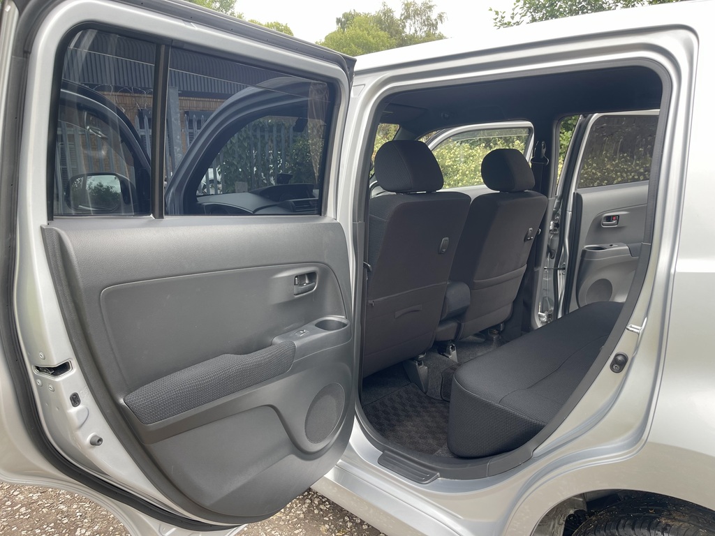 Toyota bB 1.5 Vvt-i Icon White #13
