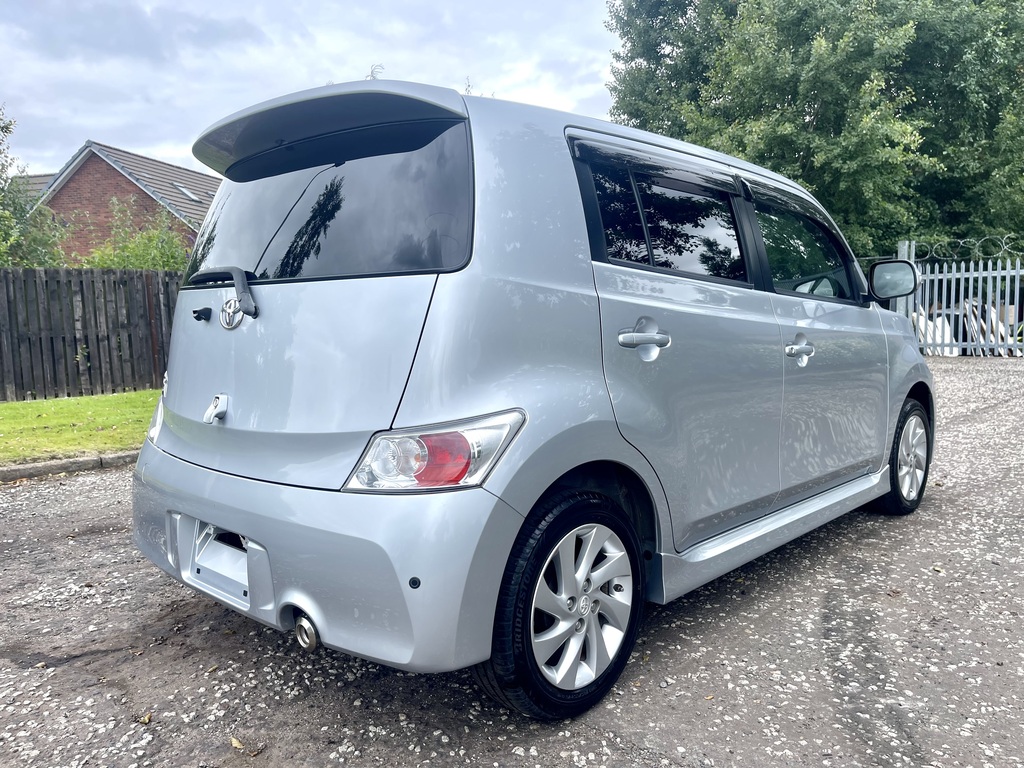 Toyota bB 1.5 Vvt-i Icon White #4