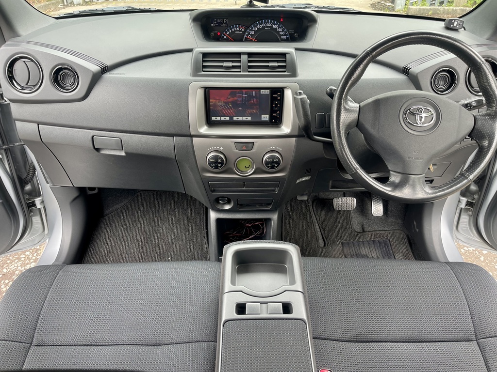 Toyota bB 1.5 Vvt-i Icon White #9