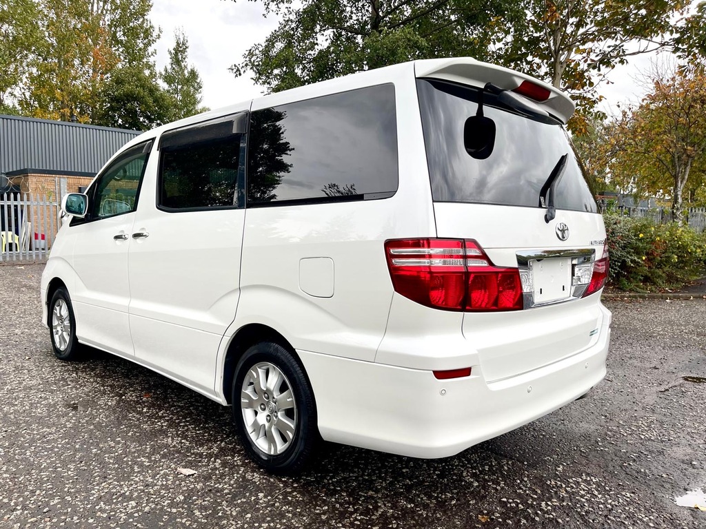 Toyota Alphard Fresh Import G Edition 2.4 8 Seats Mpv White #4