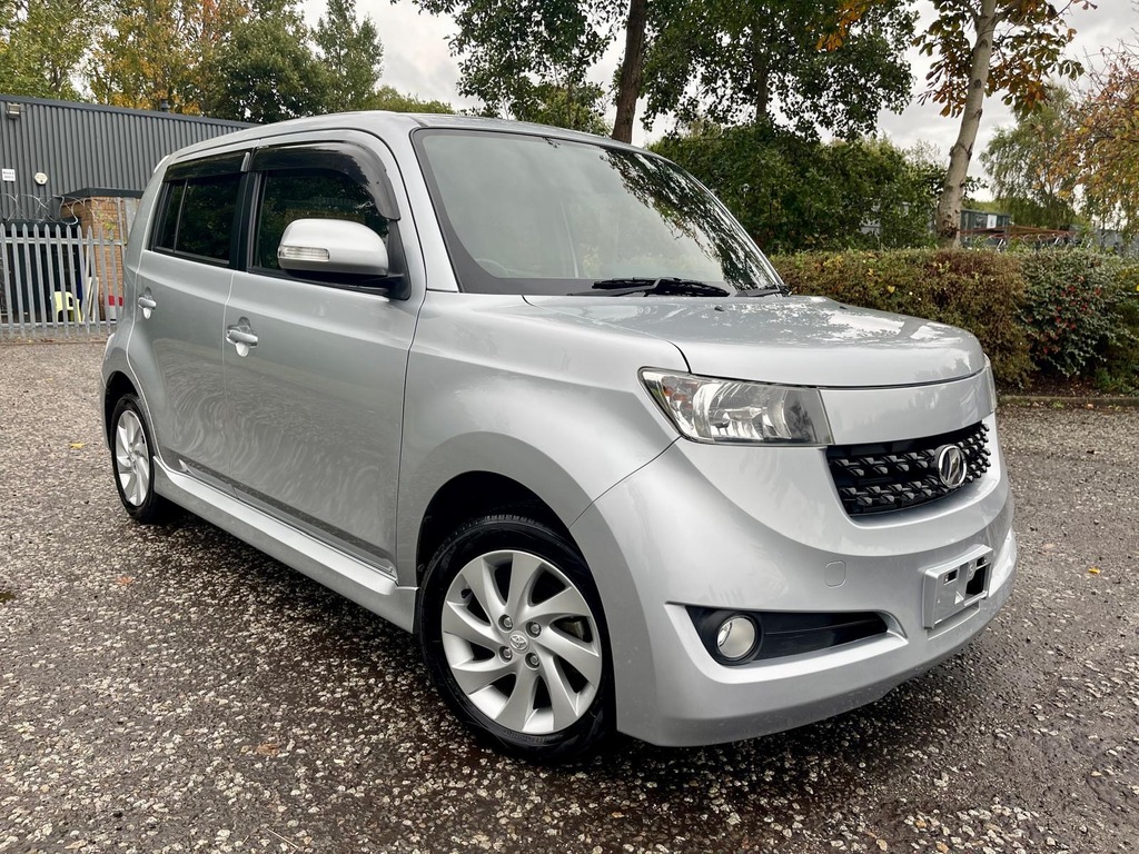 Toyota bB Wish 2.0Z White #1