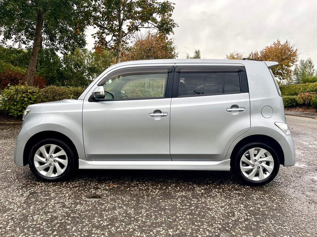 Toyota bB Wish 2.0Z White #7