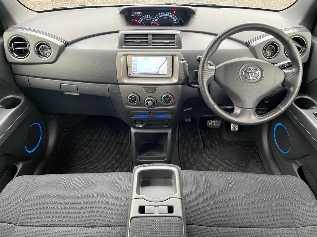 Toyota bB Wish 2.0Z White #9