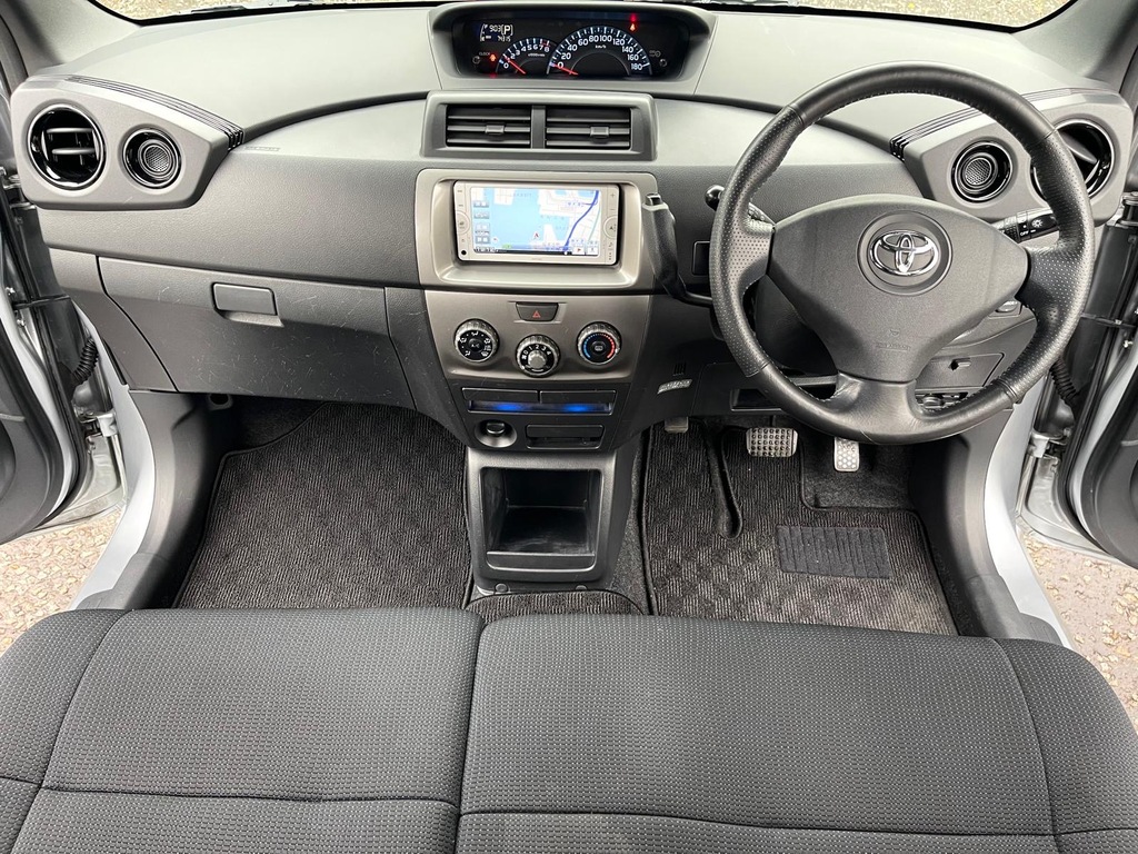 Toyota bB Wish 2.0Z White #10
