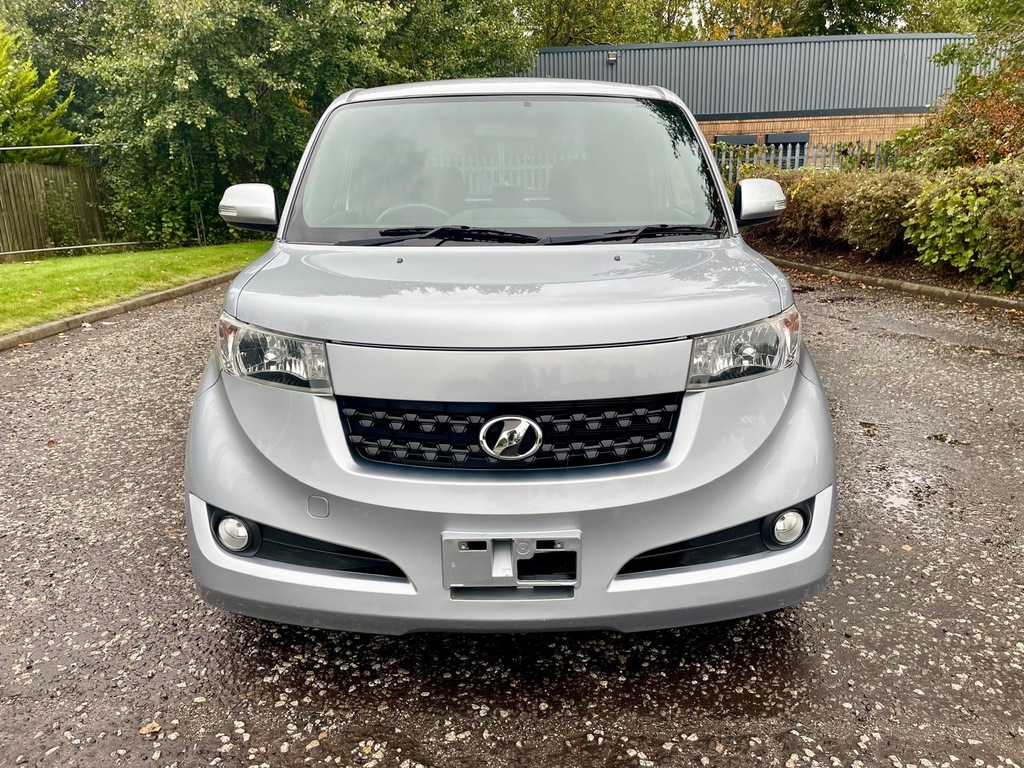 Toyota bB Wish 2.0Z White #2