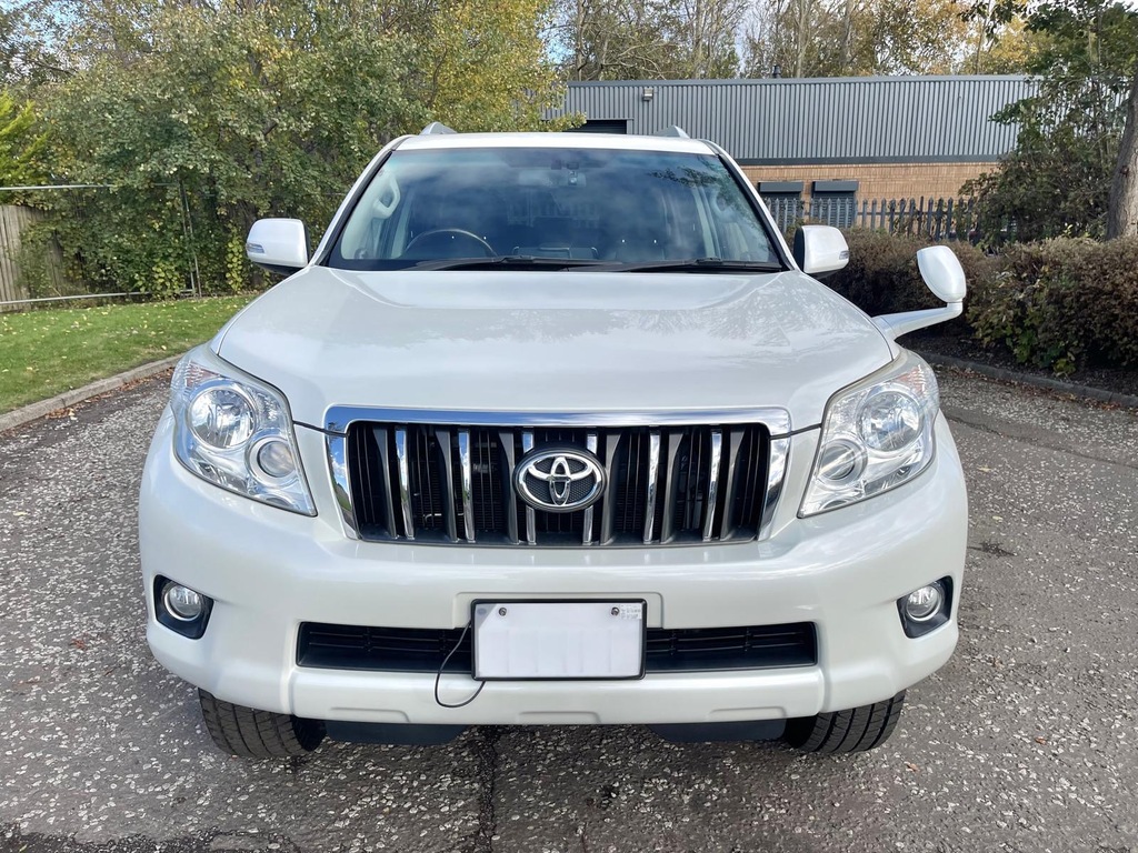 Toyota Land Cruiser Prado Fresh Import 2.7 Tx L Package 4Wd 7 Sea White #2