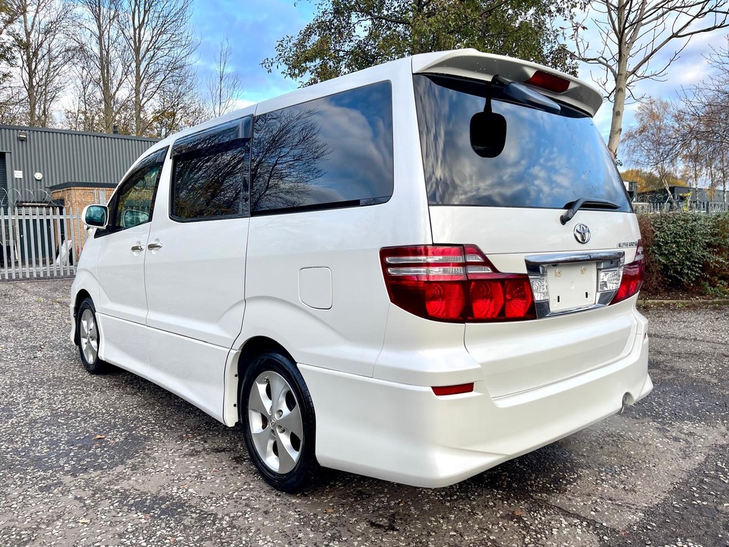 Toyota Alphard Fresh Import V Edition 2.4 V Edition 8 Seats White #6