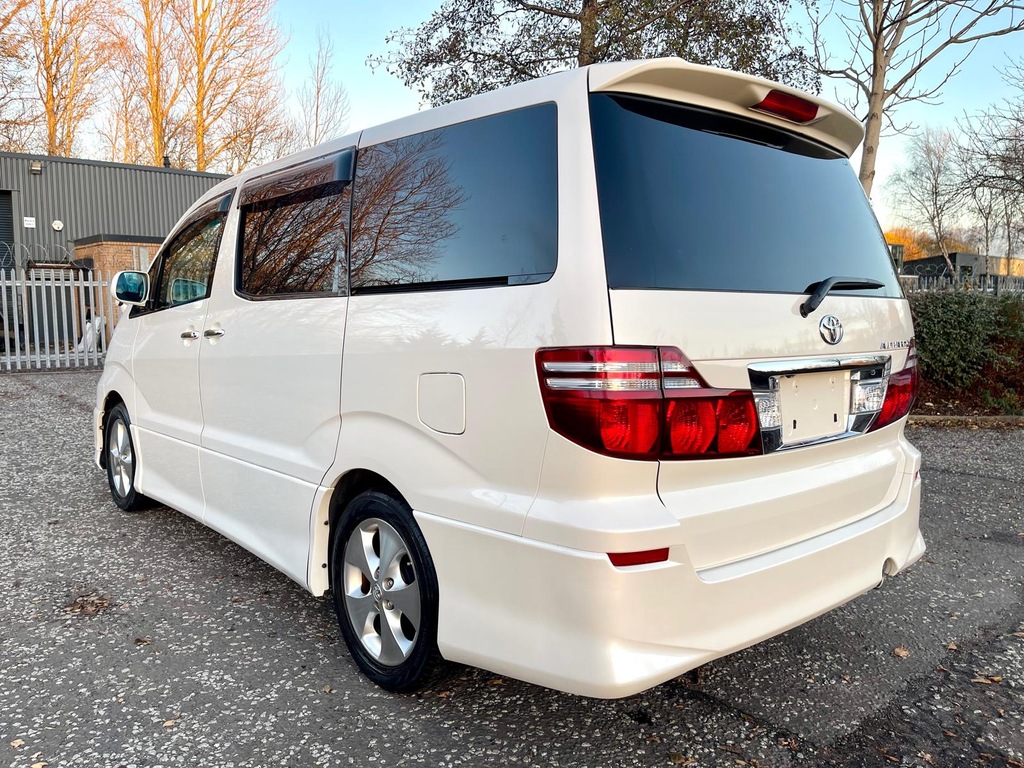 Toyota Alphard Fresh Import G Edition 2.4 8 Seats Mpv White #4