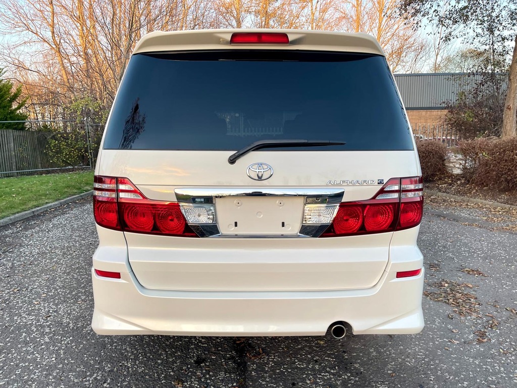 Toyota Alphard Fresh Import G Edition 2.4 8 Seats Mpv White #5