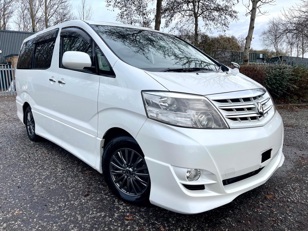 Toyota Alphard Fresh Import V Platinum 2.4 7 Seats Mpv Petro White