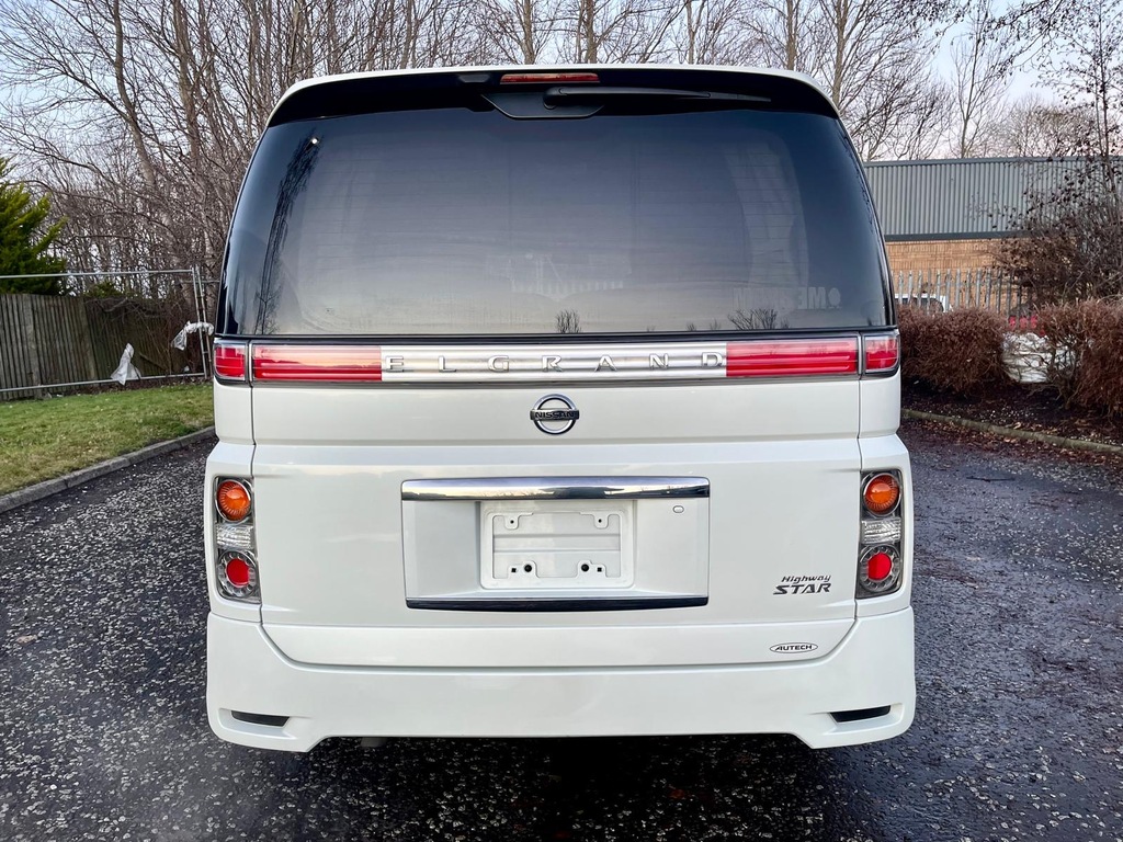 Nissan Elgrand Highway Star Fresh Import 4Wd 8 Seats Mpv Cur White #5