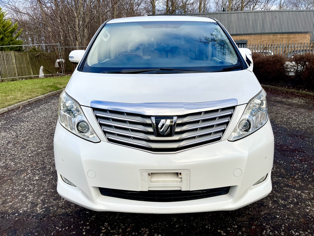 Toyota Alphard Fresh Import G Edition 3.5 V6 4Wd 8 Seats Mpv White #2