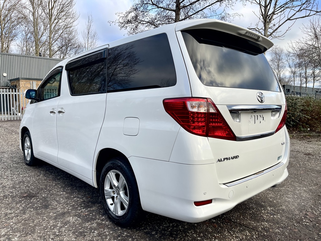 Toyota Alphard Fresh Import G Edition 3.5 V6 4Wd 8 Seats Mpv White #6