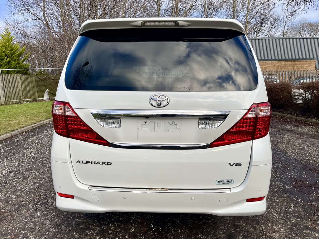 Toyota Alphard Fresh Import G Edition 3.5 V6 4Wd 8 Seats Mpv White #5