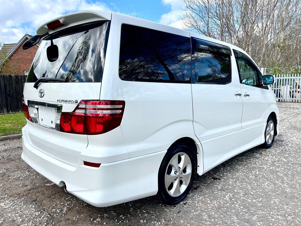 Toyota Alphard Fresh Import V Edition 2.4 8 Seats Mpv White #4