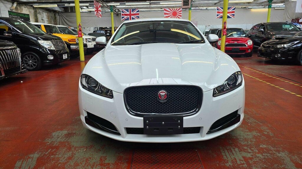Jaguar XF Saloon 2.0I Portfolio Ulez Free Low Mileage 2014 White #2