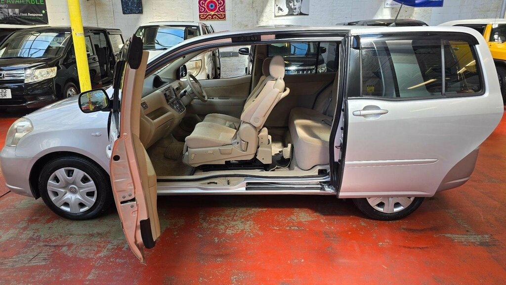 Toyota Raum Mpv 1.5 Lift Mobility Chair 201010 Silver #3