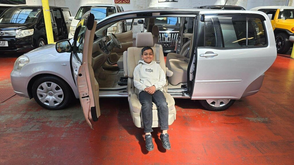 Toyota Raum Mpv 1.5 Lift Mobility Chair 201010 Silver #4