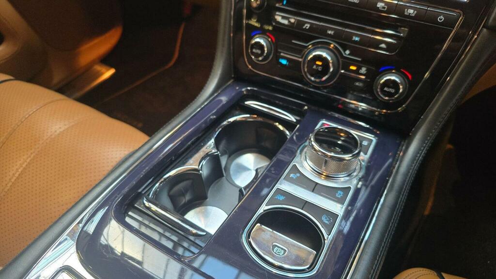 Jaguar XJ Saloon L 5.0 V8 Supercharged Saloon Lwb 510Bhp 20 Black #4