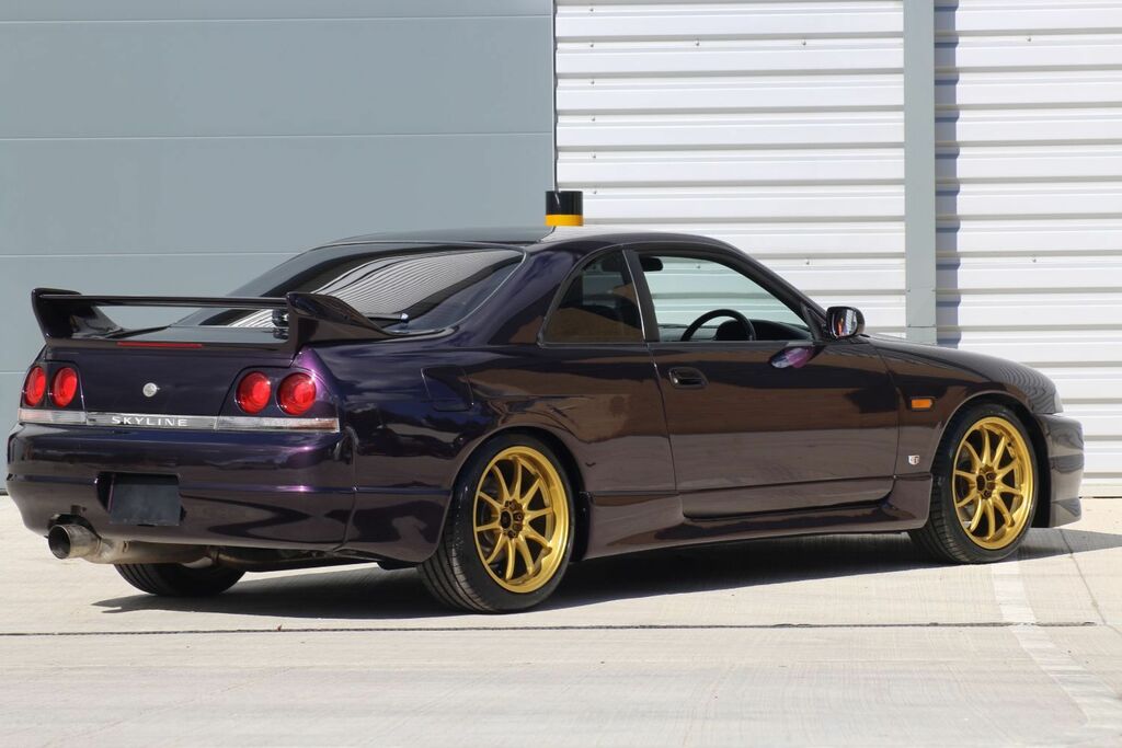 Nissan Skyline Coupe #17