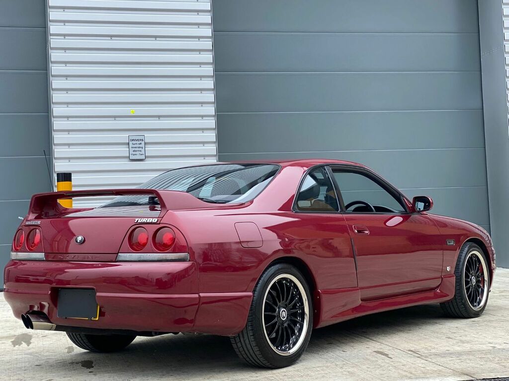Nissan Skyline Stunnig R33 Gtst Rustfree Unwelded Example R33 Gtr White #33