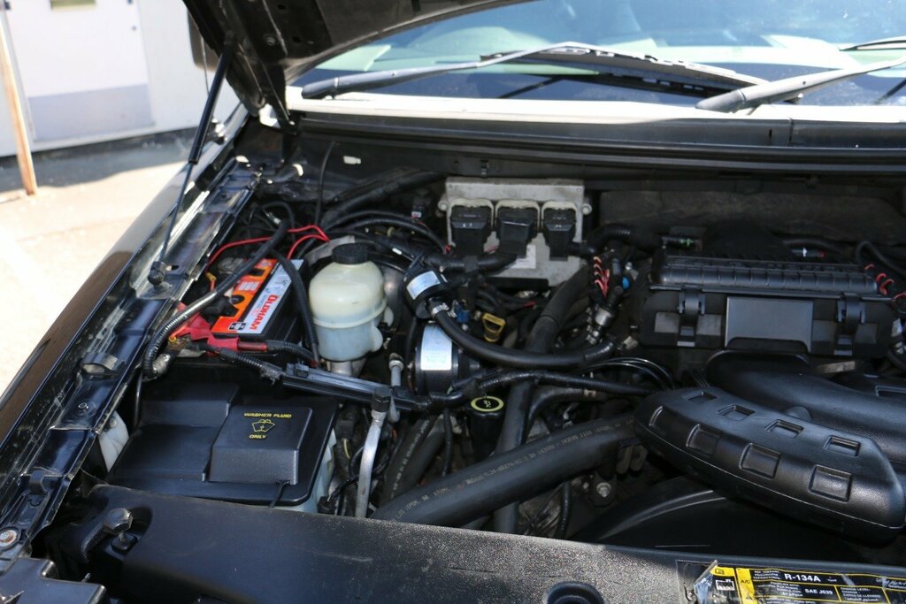 Ford F-150 Pick Up Black #3