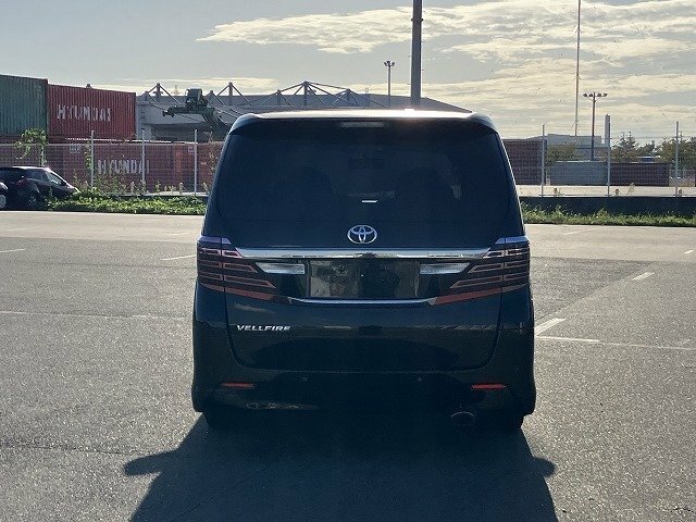Toyota Vellfire -  Black #5