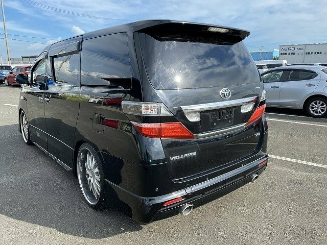 Toyota Vellfire -  Black #2