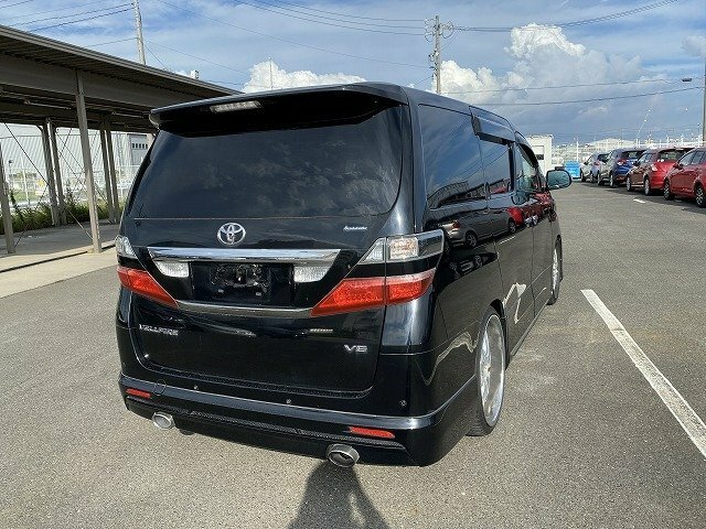 Toyota Vellfire -  Black #5