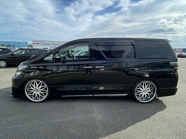 Toyota Vellfire -  Black #6