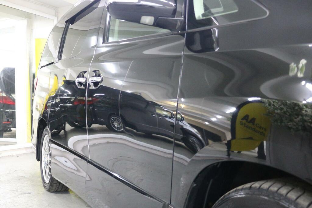 Toyota Alphard -Fresh Import Stunning Top Of The Range Black #3