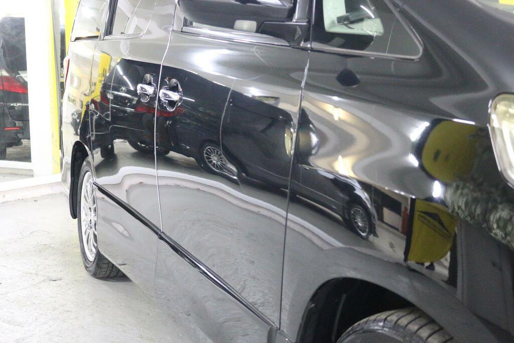 Toyota Alphard -Fresh Import Stunning Top Of The Range Black #5