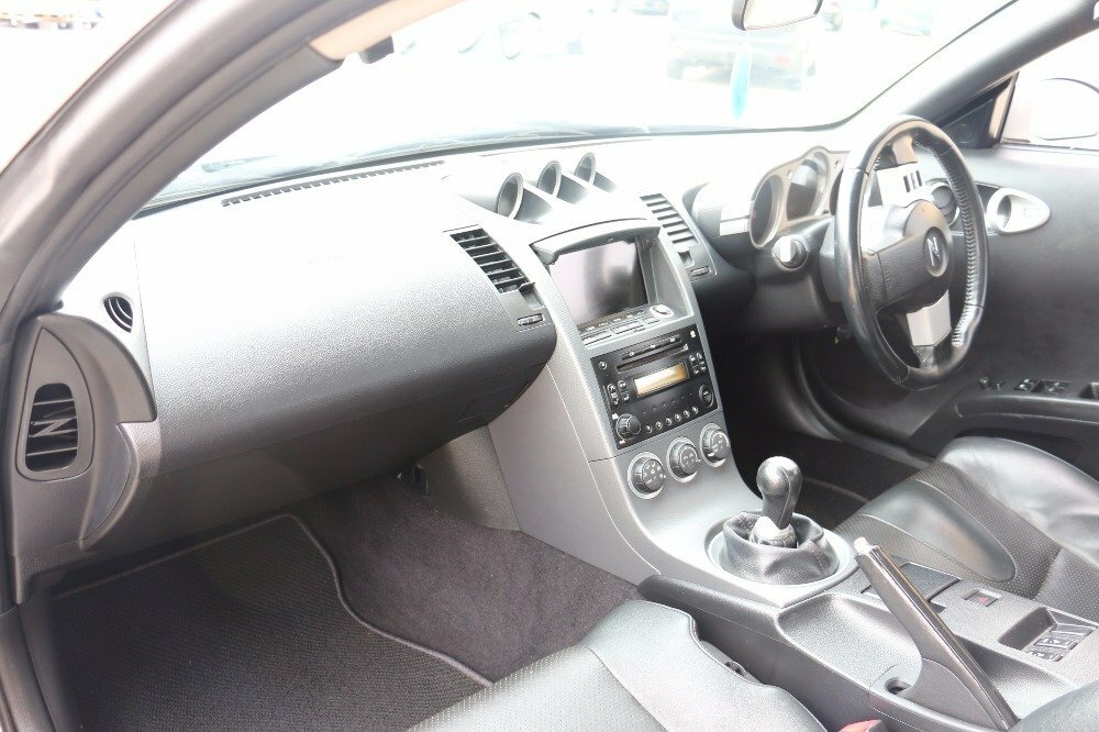 Nissan 350Z 3.5 V6 White #32