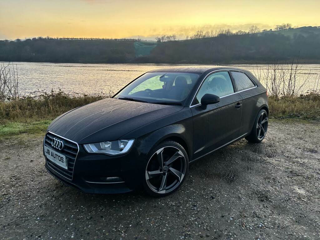 Audi A3 1.6 Tdi Sport MX63AWJ Black #2