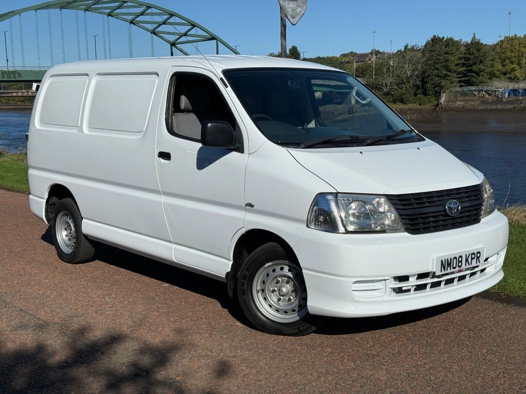 Toyota HiAce Mpv White