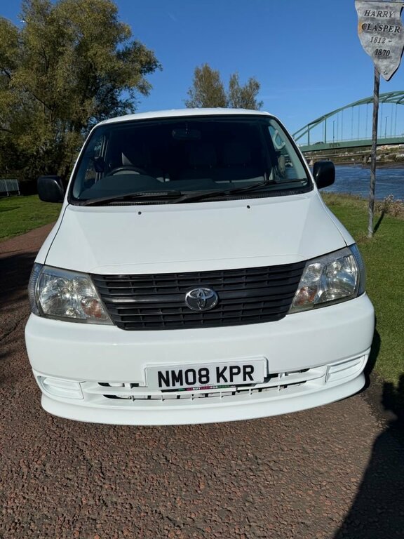Toyota HiAce Mpv White #5