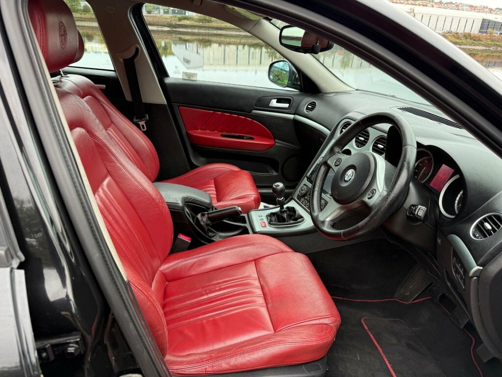 Alfa Romeo 159 2.4 Jtdm Black #10