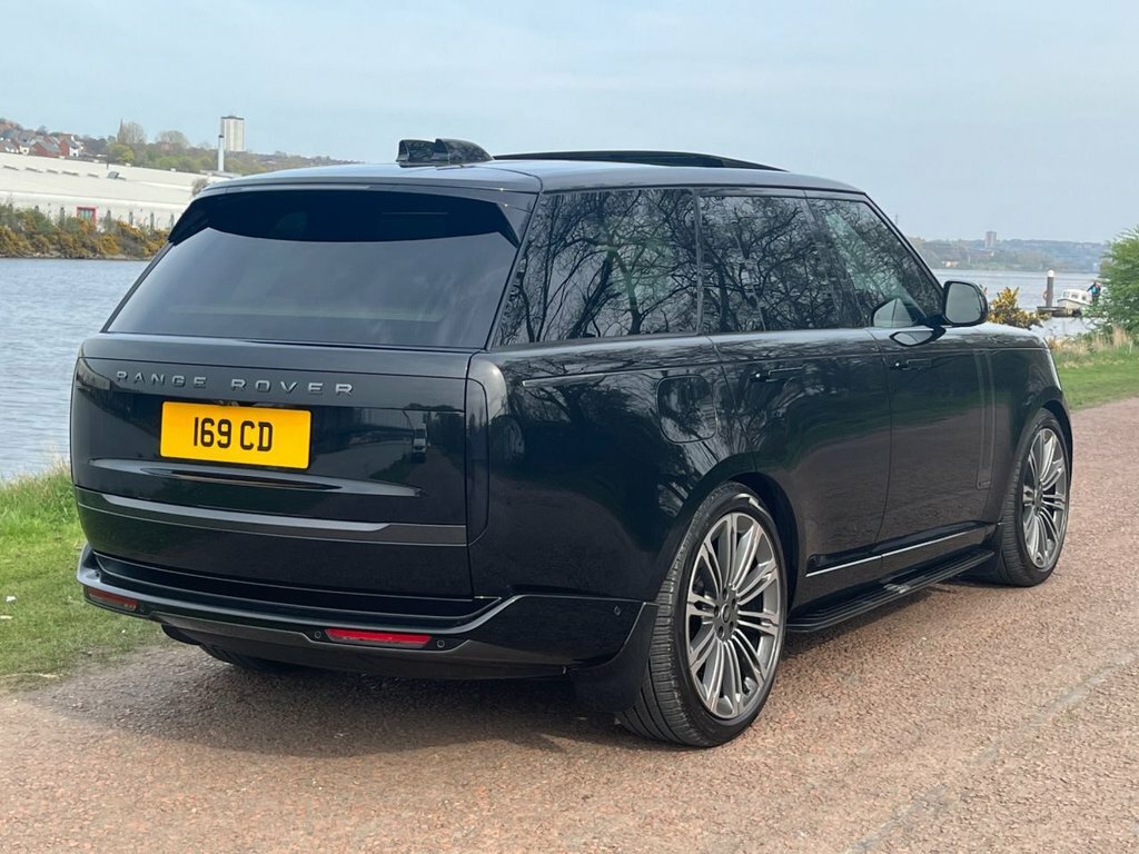 Land Rover Range Rover 3L Autobiography 5dr Black #4