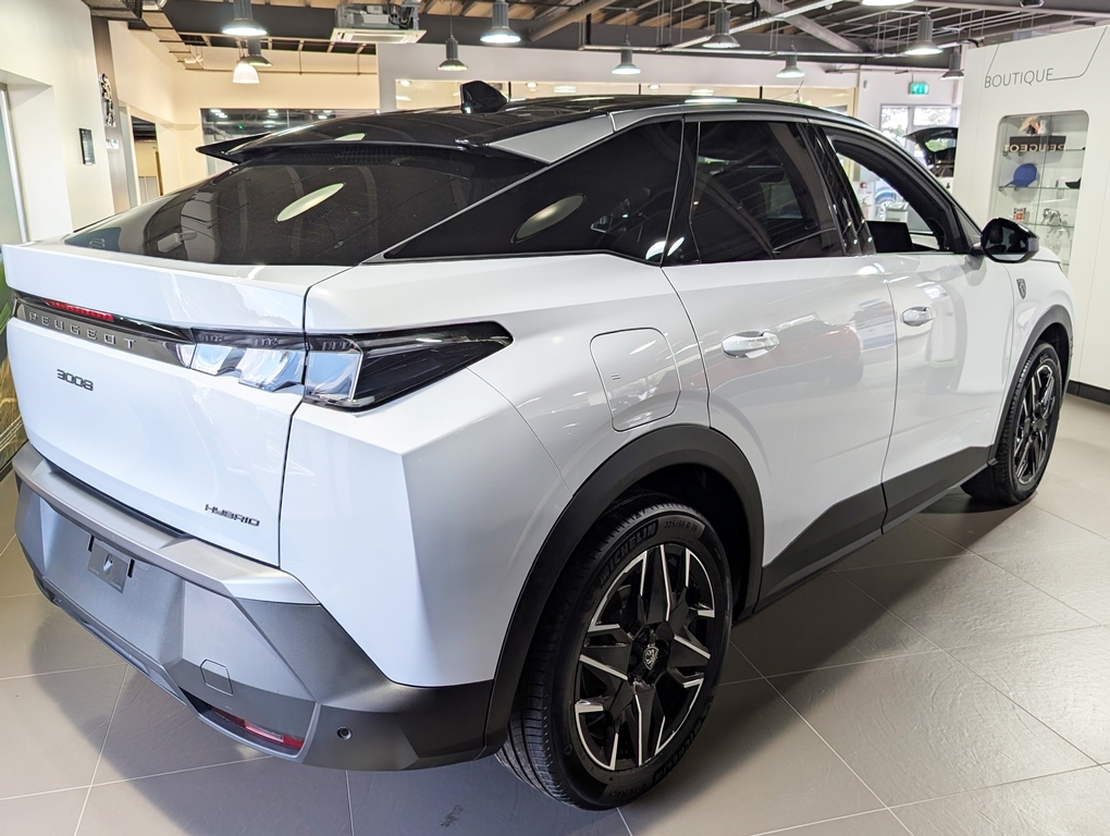 Peugeot 3008 1.2 136Hp Hybrid Gt Sensation Pack  White #3