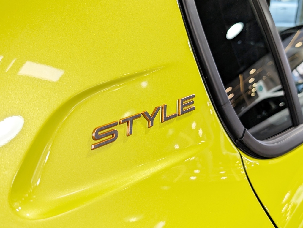 Peugeot 208 1.2 100Hp Style  Yellow #4