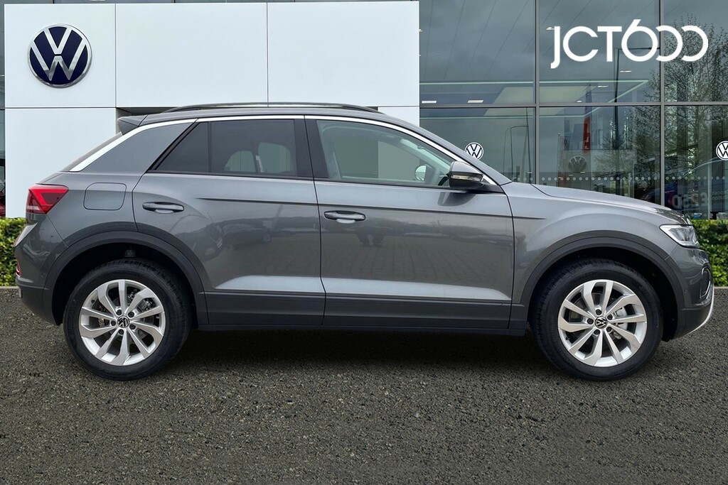 Volkswagen T-Roc  Black #4
