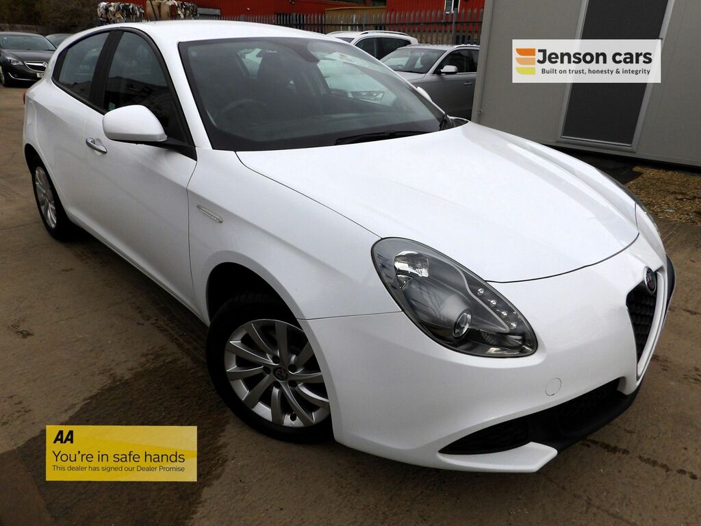Alfa Romeo Giulietta 2.0 Jtdm-2 Giulietta Hatchback E White