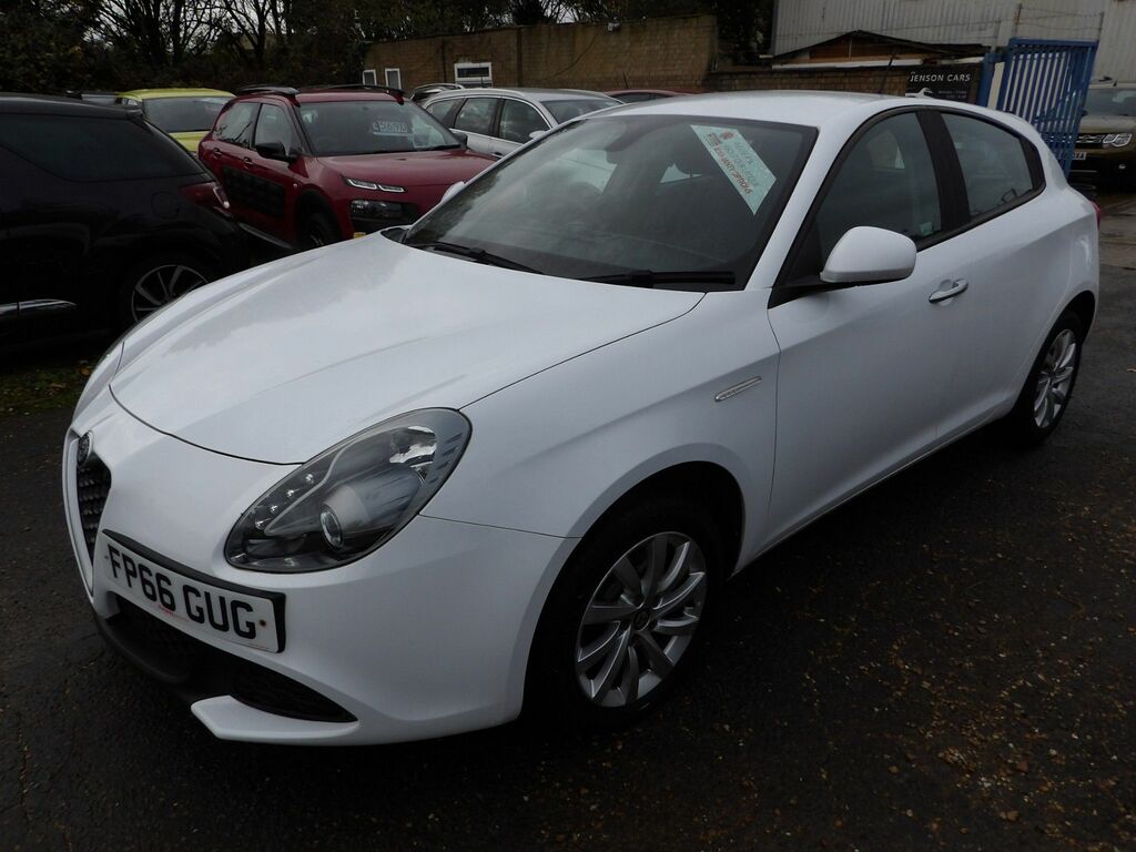 Alfa Romeo Giulietta 2.0 Jtdm-2 Giulietta Hatchback E White #3