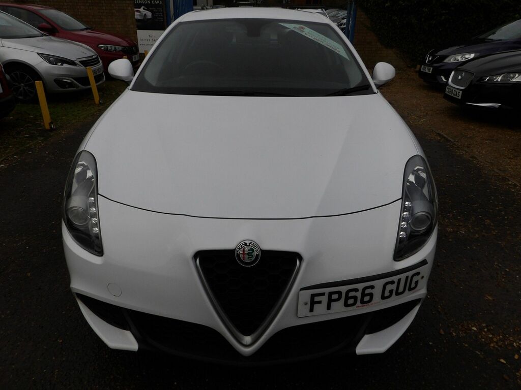 Alfa Romeo Giulietta 2.0 Jtdm-2 Giulietta Hatchback E White #2
