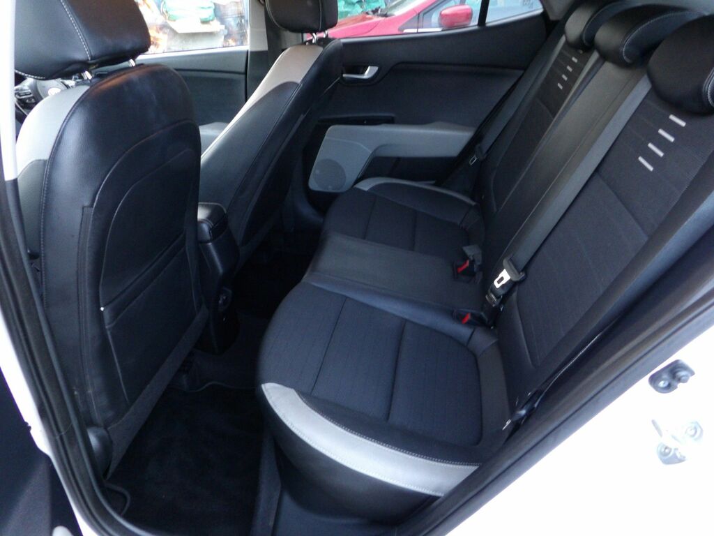 Kia Stonic 1.6 Crdi 3 Suv Euro 6 S S 113 JP11SOM White #6